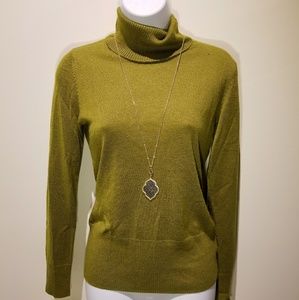 🍀Unique olive turtleneck🍀